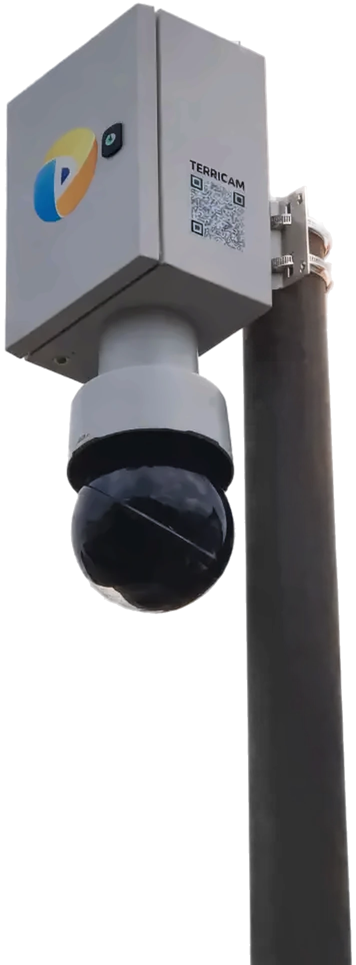 NOMADCAM TERRICAM : coffret autonome et caméra PTZ fixés sur un candélabre